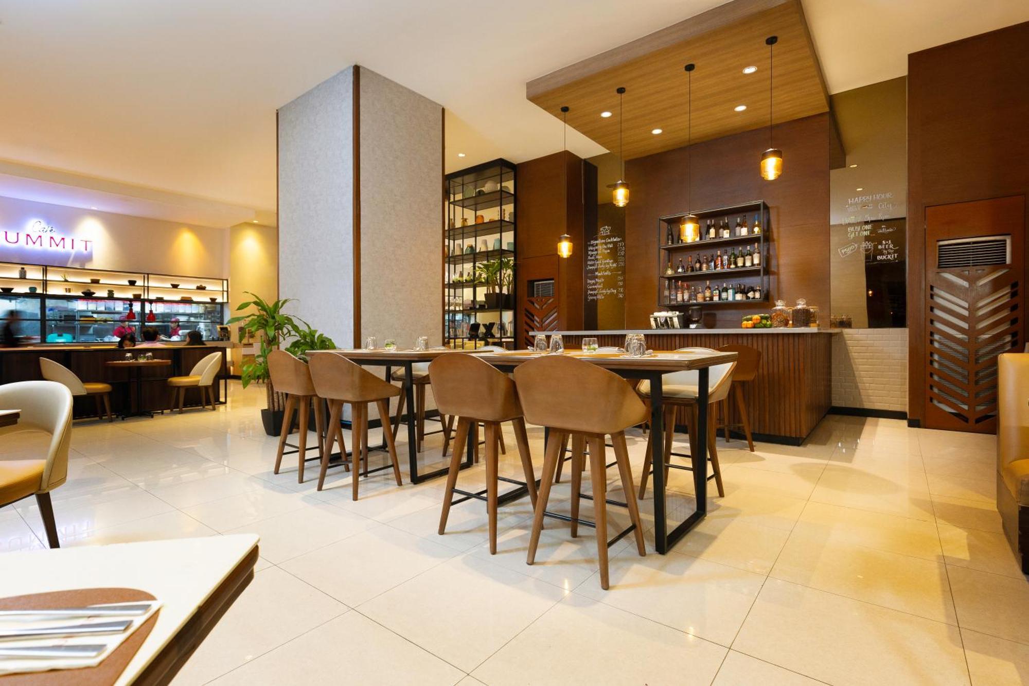 Summit Hotel Greenhills Quezon City Eksteriør billede