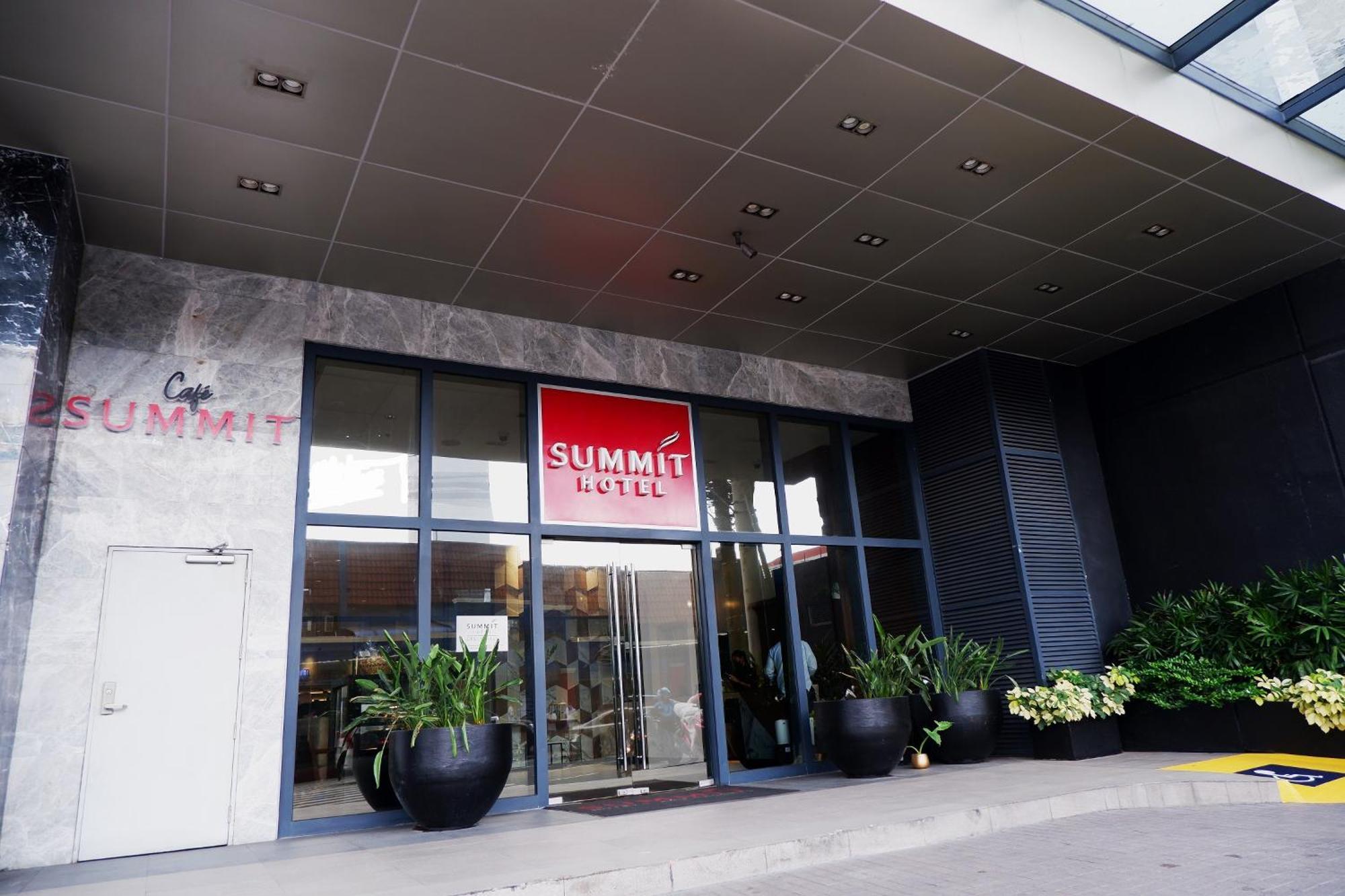 Summit Hotel Greenhills Quezon City Eksteriør billede