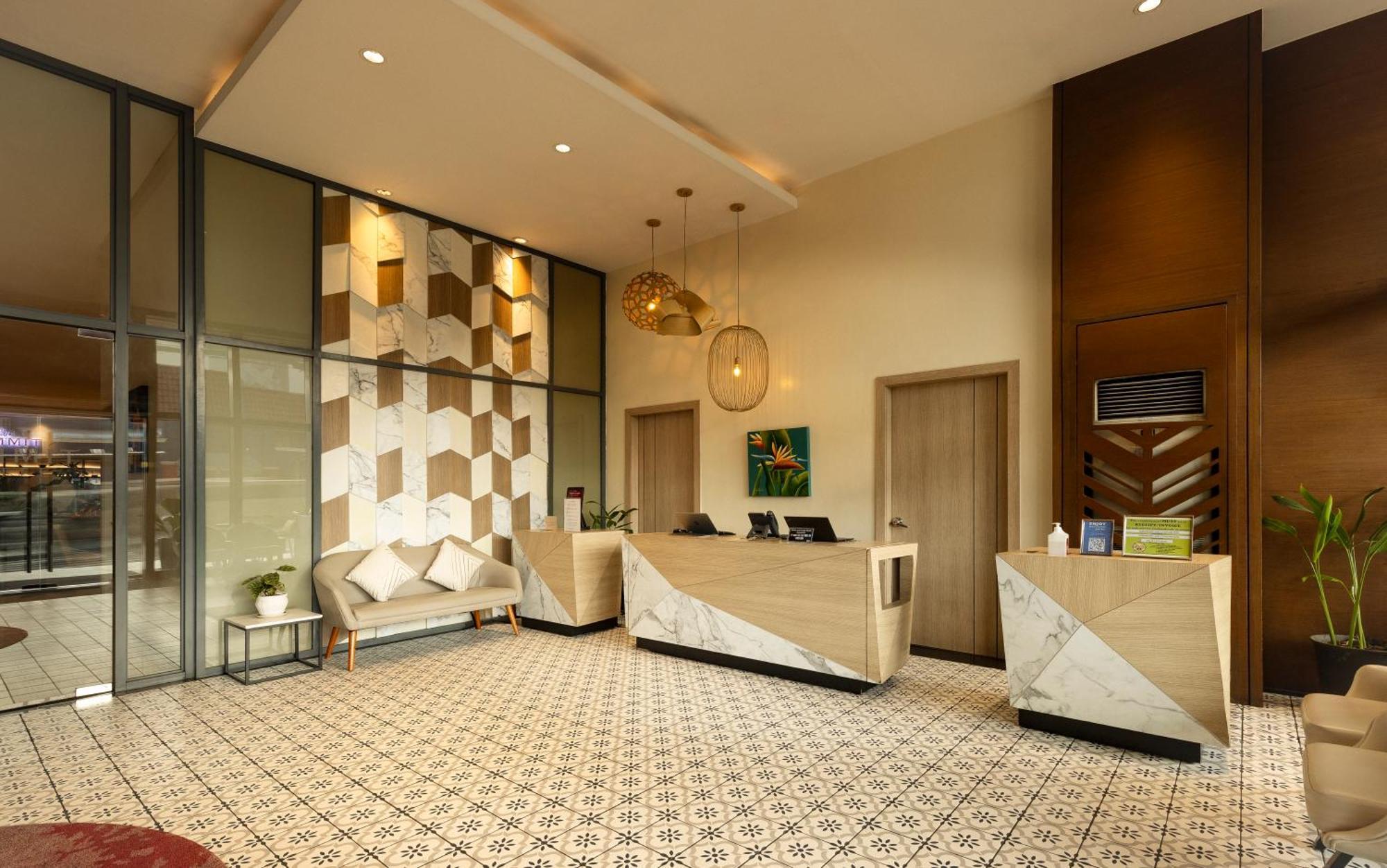 Summit Hotel Greenhills Quezon City Eksteriør billede